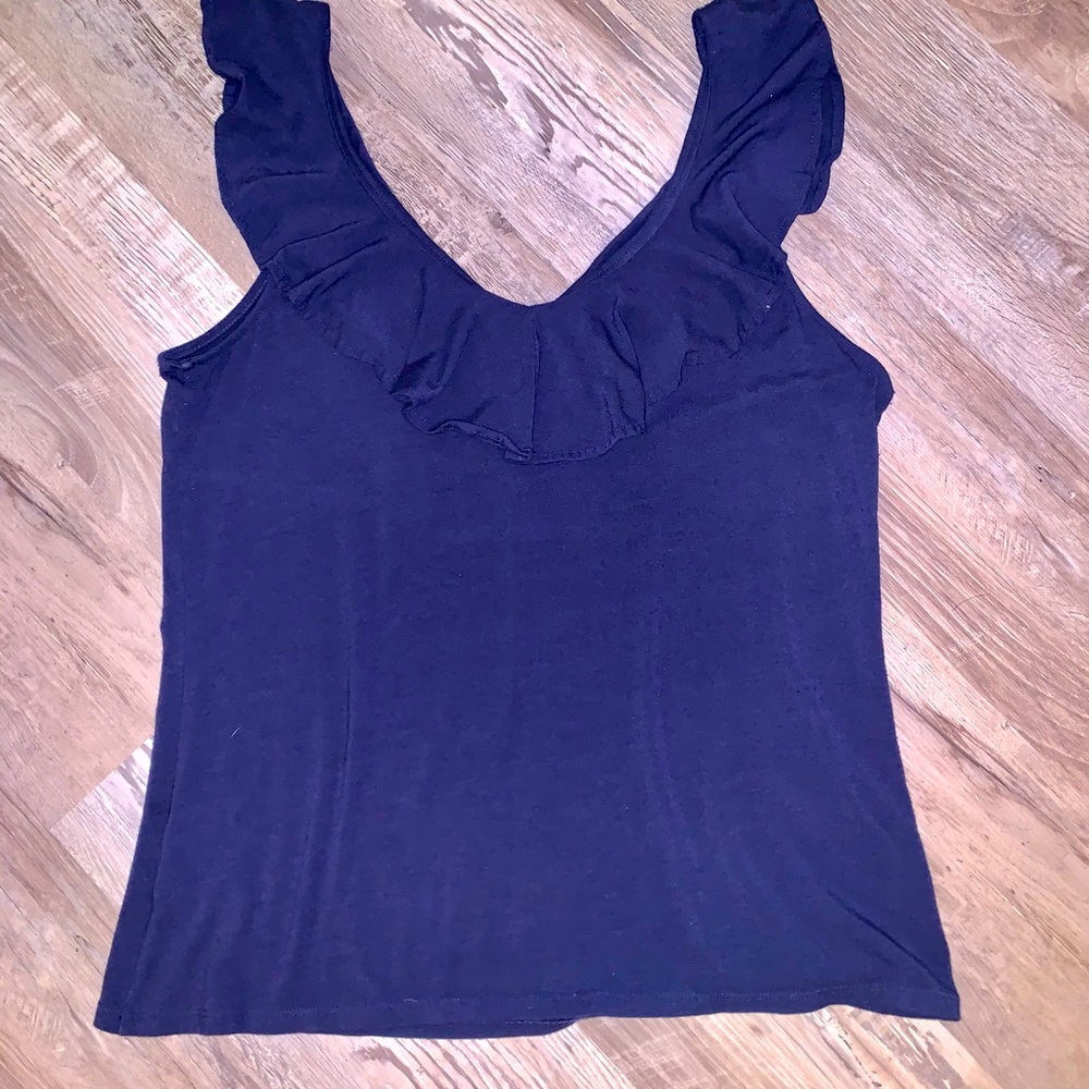 VGUC LILLY PULITZER RUFFLE TOP MEDIUM